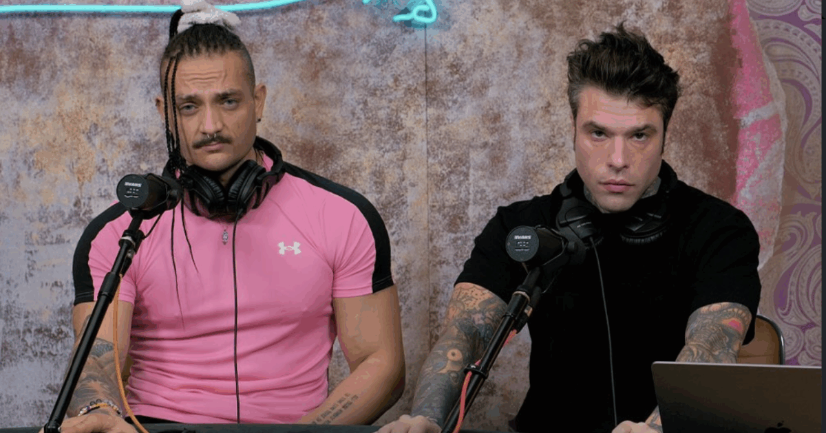 “Due finti poliziotti sono venuti a cercarci. Volevano intimidirci e non è il metodo giusto per farci fermare”: Fedez e Mr Marra fanno la denuncia in Procura