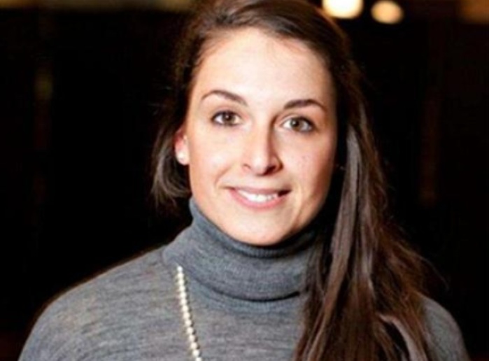 Valeria Solesin, la ricercatrice uccisa al Bataclan scrisse: “Forza ragazze, al lavoro”. La mamma: “Credeva che su quello le donne dovessero fondare la propria indipendenza”. Le borse di studio ne portano avanti l’eredità