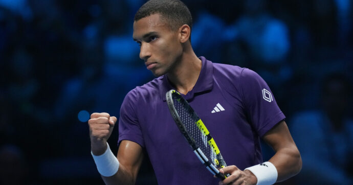 Atp Finals, l’outsider è Auger-Aliassime: batte Zverev, sarà lui a sfidare Alcaraz in semifinale