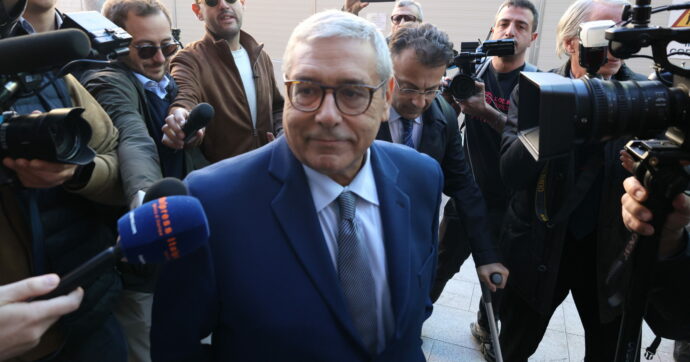 Scattano gli arresti domiciliari per Totò Cuffaro: la decisione del gip nell’ambito dell’inchiesta su appalti e sanità in Sicilia