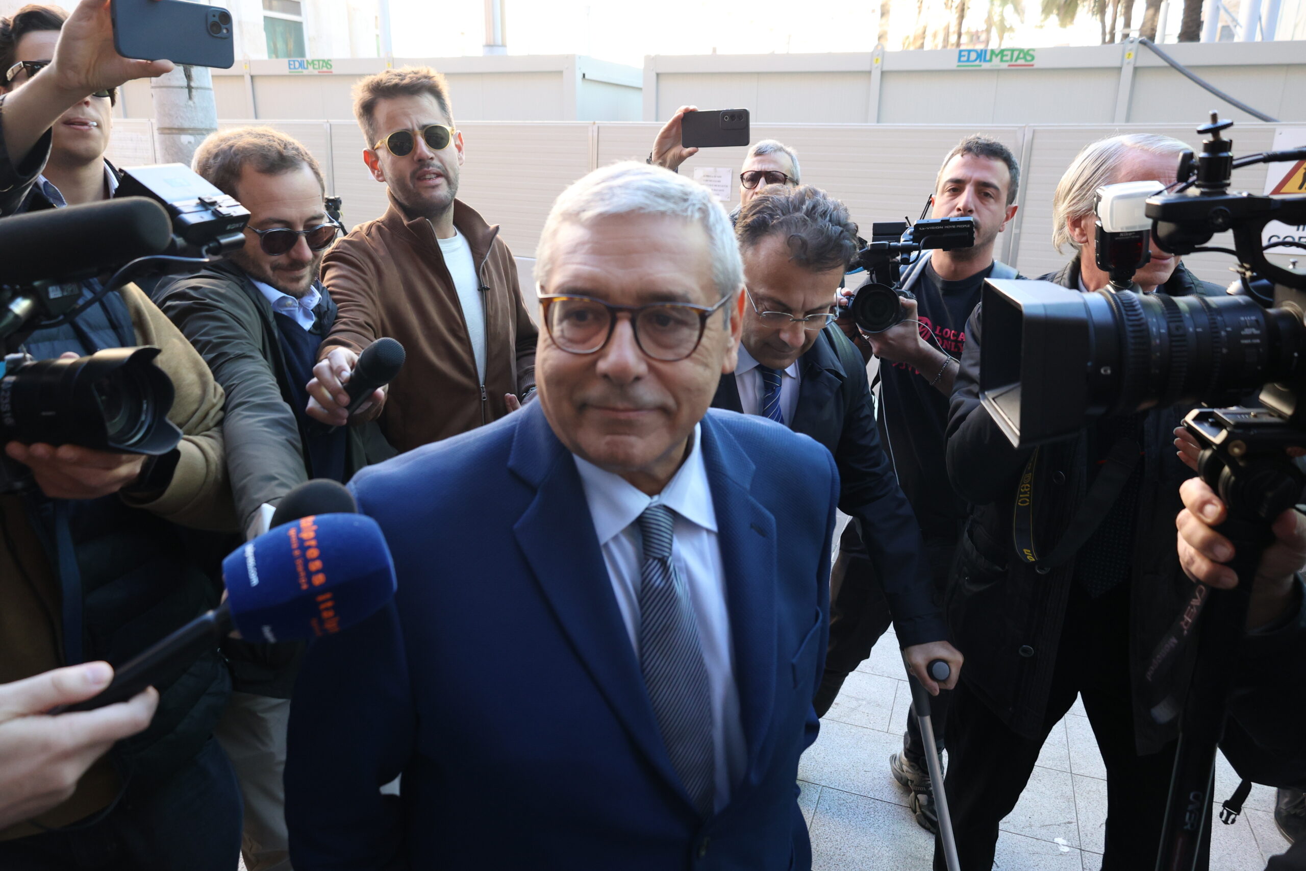 Inchiesta Sicilia, Cuffaro non risponde al gip. E ai Ros disse: “L’accelerazione della gara d’appalto voluta da Romano”. Video