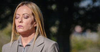 Migranti in Albania, Meloni rilancia: “Il protocollo funzionerà”. Ma c’è un nuovo rinvio alla Corte Ue: “Non poteva firmarlo”