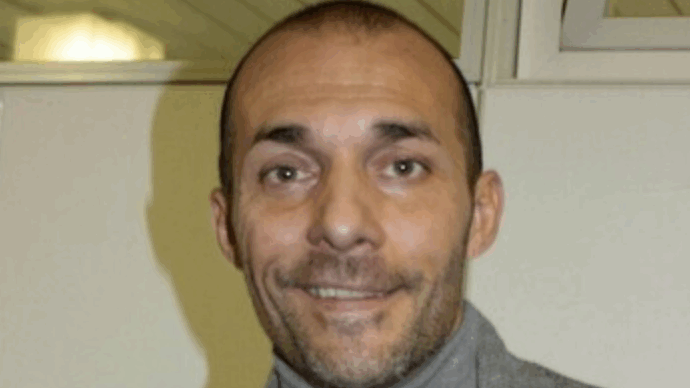 “Cosa provo per Maria? Un sentimento di profonda gratitudine, perché come Lei anche io ho fatto delle scelte nette pronunciando il mio ‘sì’ a Dio. Recito il rosario ovunque”: parla Max Laudadio