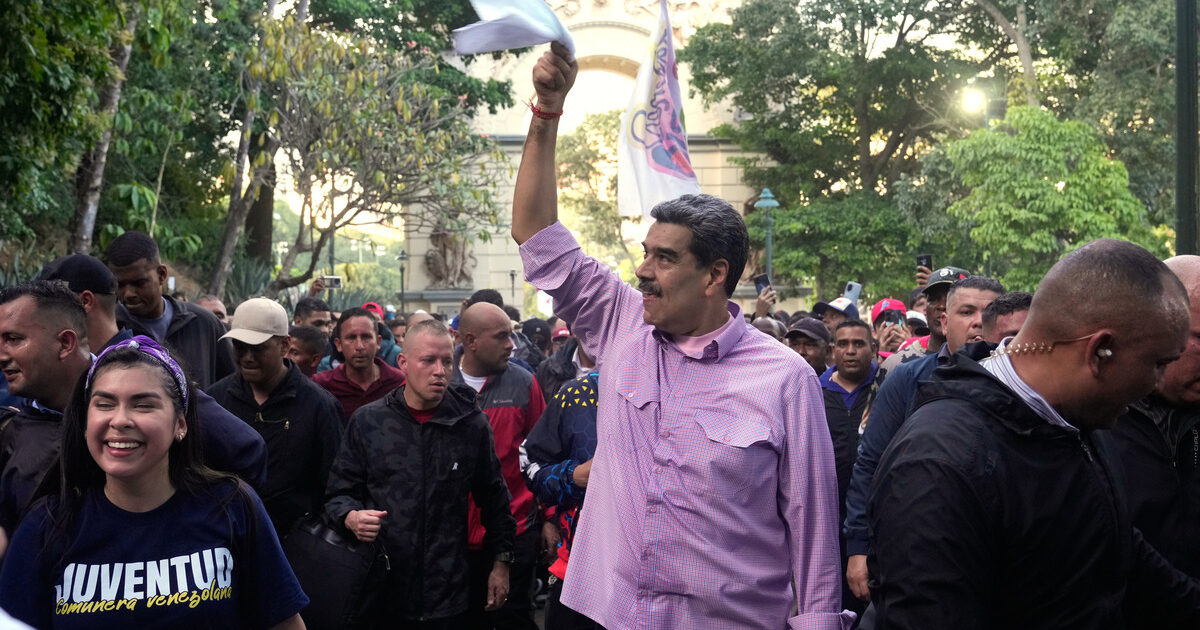 Venezuela, Usa annunciano operazione Southern Spear: due navi da guerra americane a 50 km dalla costa di Caracas Venezuela, Usa annunciano operazione Southern Spear: due navi da guerra americane a 50 km dalla costa di Caracas