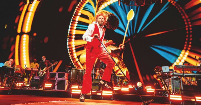 Jovanotti: nuovo album e tour per far festa contro le catastrofi”