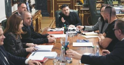 Copertina di Corruzione in Ucraina: water d’oro, droni fasulli e kg di dollari