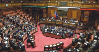 Copertina di Contanti e oro, nella manovra il favore di FdI ai furbetti del nero