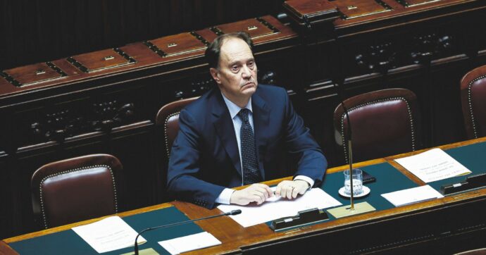 Manovra, i ministeri ora disertano i lavori: “Umiliate le Camere”