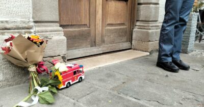 Copertina di Bimbo ucciso a Trieste, “la madre diceva che l’avrebbe fatto”. Relazione al ministero della Giustizia sui permessi