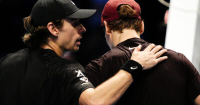 Copertina di “C’è una cosa che rende tutto molto difficile contro Sinner. Con gli altri riesco a gestirla”: le parole di De Minaur