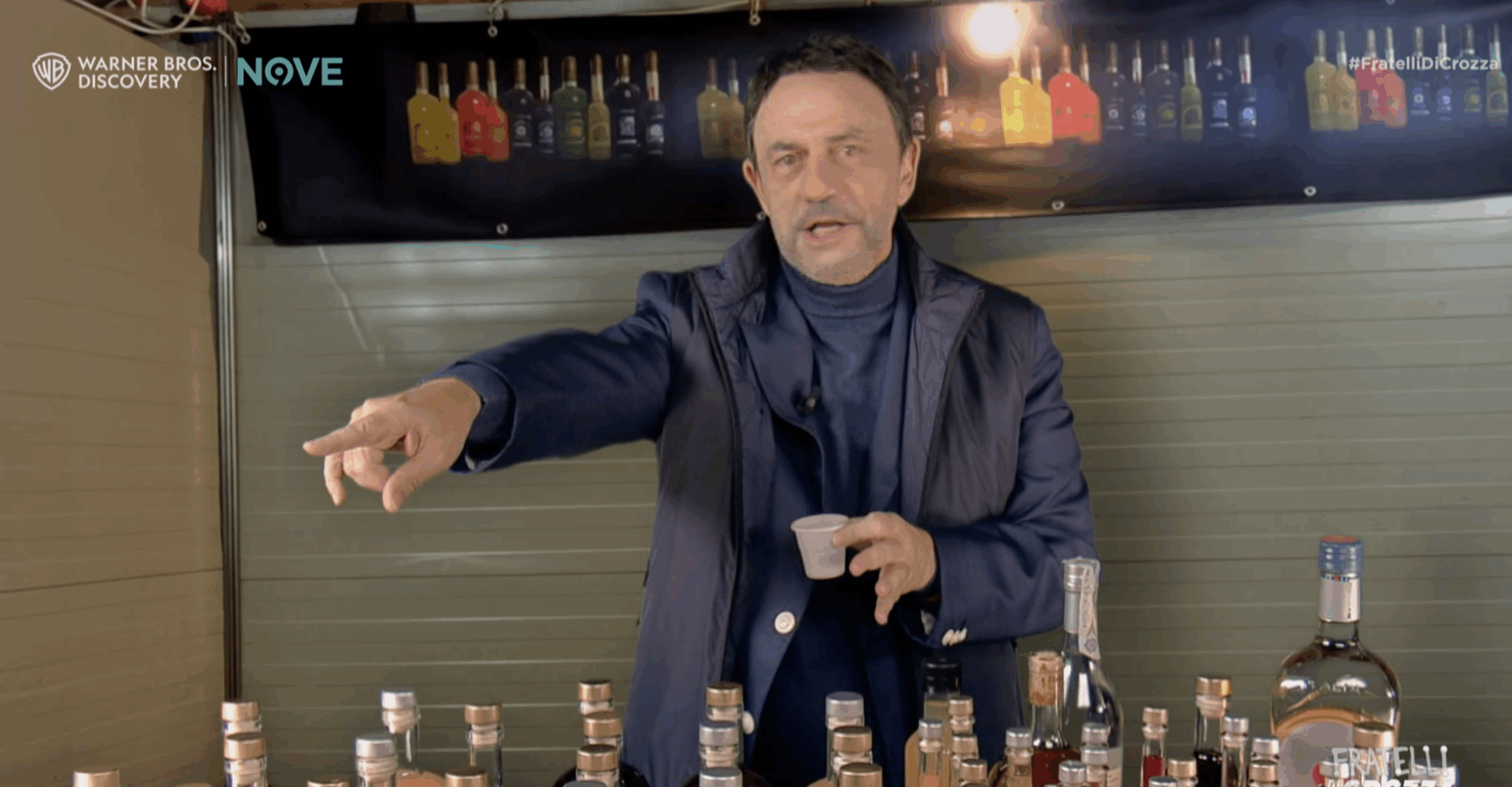 Crozza Salvini esagera con le sagre e i liquori: “Accogliamo i somali che lavorano, non Tajani…” Crozza Salvini esagera con le sagre e i liquori: “Accogliamo i somali che lavorano, non Tajani…”