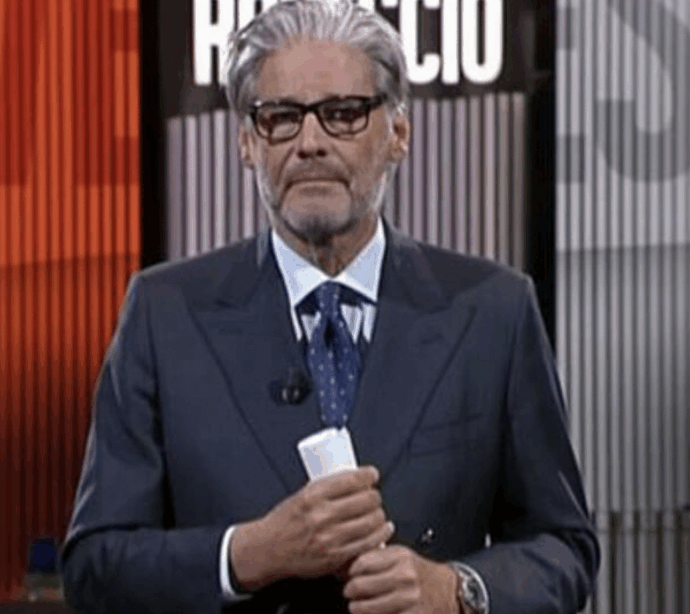 “Io vi dico che siete degli stronzi ma non mi intimidite. La settimana prossima vengo lì, non occorre portare una mazza, basta il cervello se l’avete”: Paolo Del Debbio agli aggressori della troupe di Dritto e Rovescio