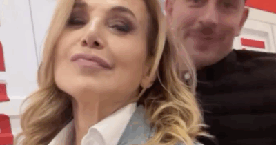 Copertina di Ballando con Le Stelle, infortunio per Barbara D’Urso: “Sono un po’ preoccupata”. Cosa è successo