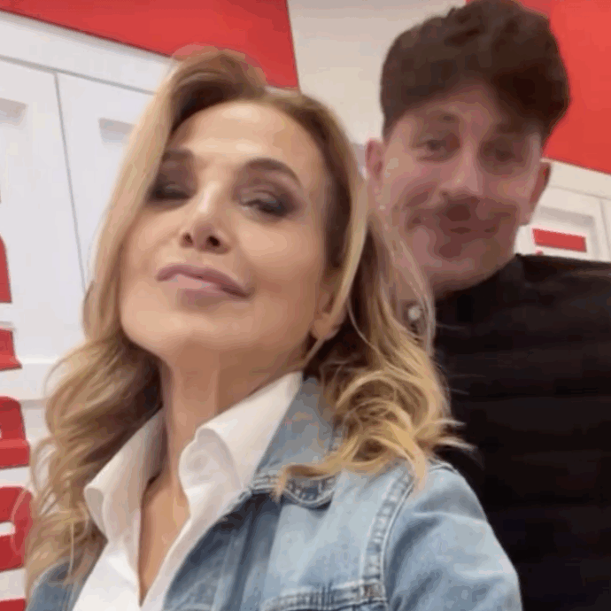 Ballando con Le Stelle, infortunio per Barbara D’Urso: “Sono un po’ preoccupata”. Cosa è successo