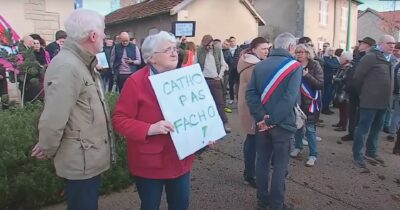 Copertina di Verdun, messa per Pétain e cori: “Primo resistente”