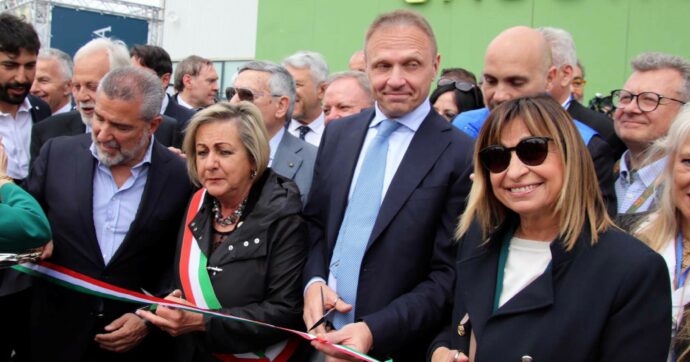 Maglie, agendine e bic: i ministri spendono 3 milioni in gadget