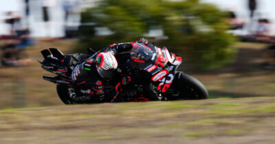 Copertina di MotoGp, Super Bezzecchi a Valencia: l’italiano vince l’ultima gara dell’anno, terzo Di Giannantonio | Risultati e classifica definitiva