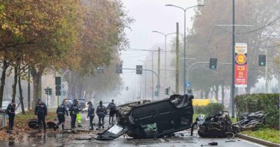 Copertina di Scontro tra auto a Milano: un morto. Un autista positivo alla droga, l’altro senza patente si è finto un soccorritore