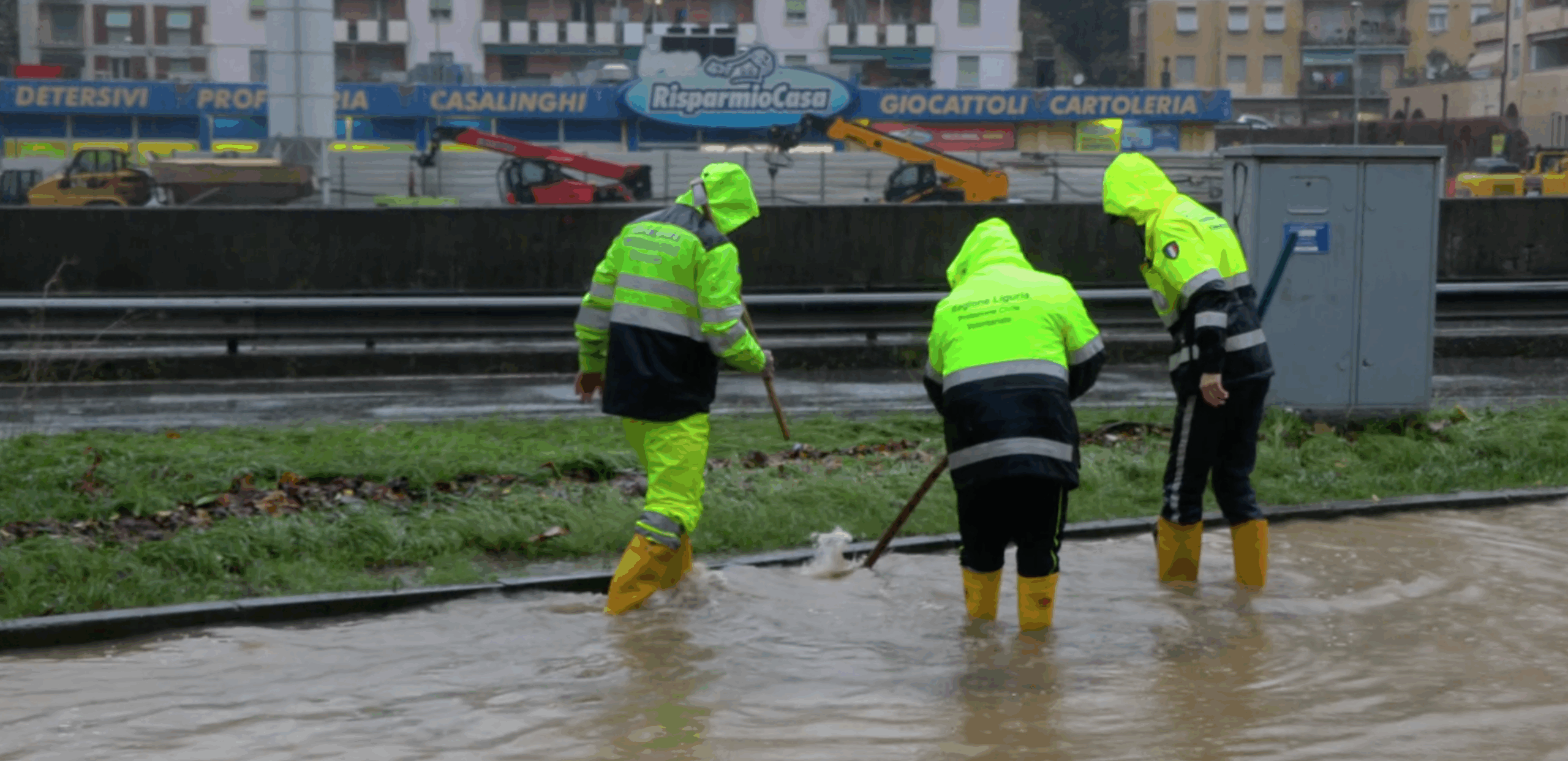 piogge in liguria preoccupano le frane prolungata l8217allerta arancione allagamenti in valbisagno da Ilfattoquotidiano.it piogge in liguria preoccupano le frane prolungata l8217allerta arancione allagamenti in valbisagno
