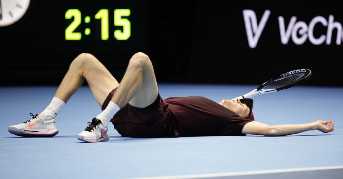 Sinner da sogno, festa a Torino: batte Alcaraz in due set e si conferma il re delle Atp Finals. “Sembrava uno stadio, qui mi sento a casa”