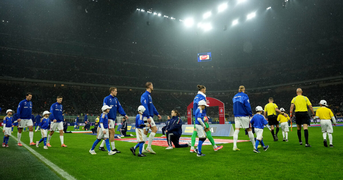 Tifosa norvegese denuncia molestie nei bagni di San Siro: indagato un addetto alle pulizie Tifosa norvegese denuncia molestie nei bagni di San Siro: indagato un addetto alle pulizie
