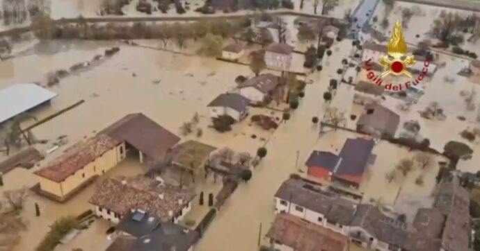 L’Italia stretta dagli eventi estremi, tra piogge, esondazioni e siccità. Quasi raddoppiati i casi legati a temperature record