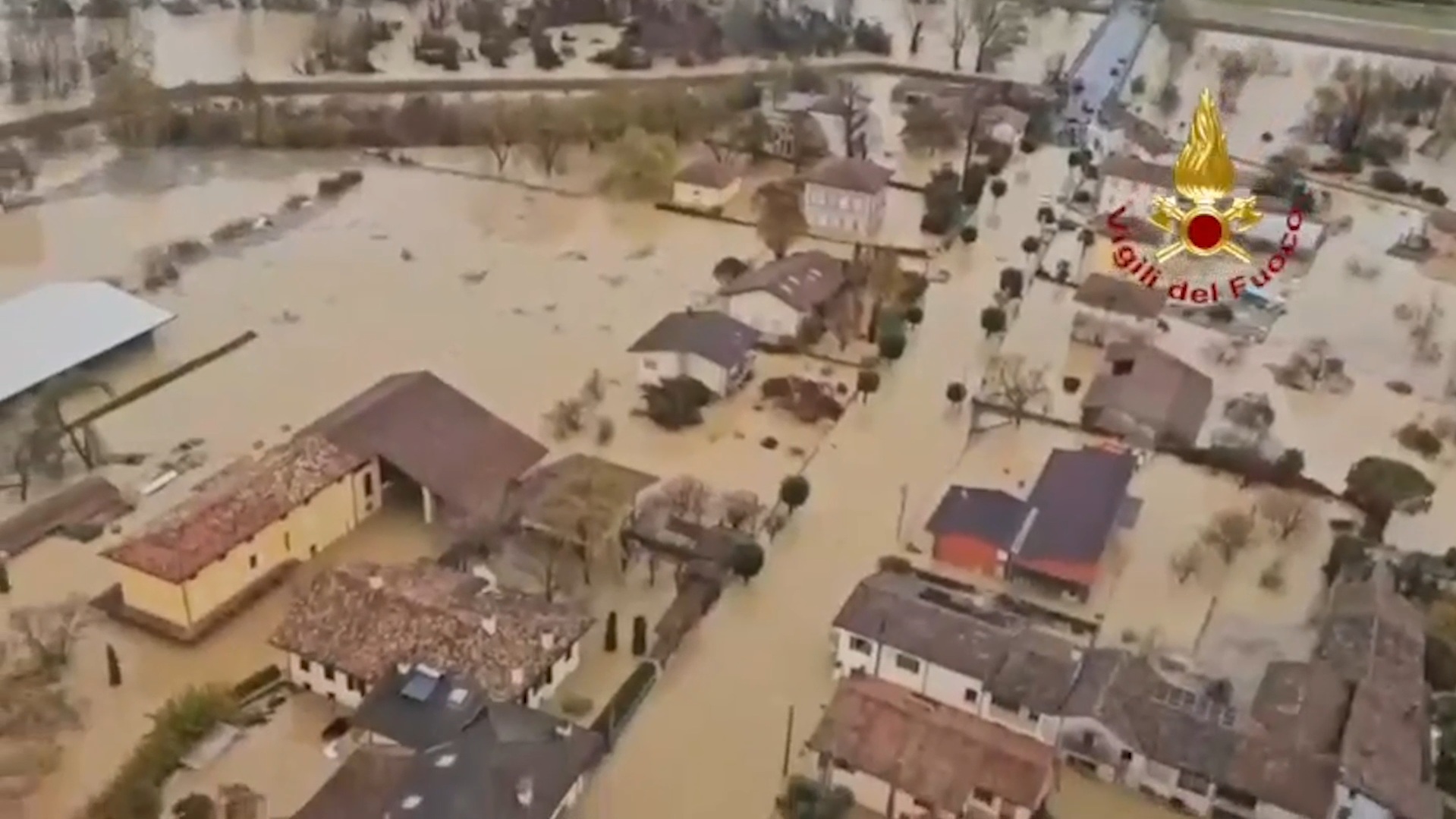 Nubifragio nel Goriziano, nel video dall’elicottero la frazione di Verna completamente allagata Nubifragio nel Goriziano, nel video dall’elicottero la frazione di Verna completamente allagata