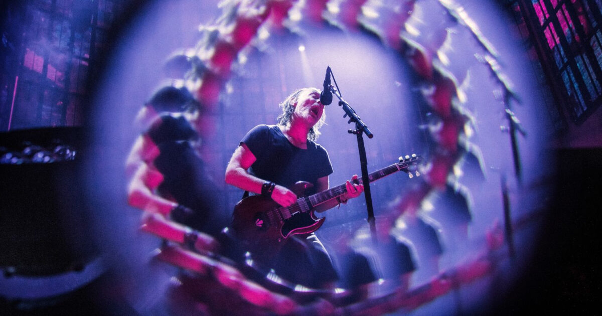 Radiohead, il grande evento italiano raccontato minuto per minuto: Bologna, Thom Yorke scatenato senza paura di diventare meme su TikTok, i fan e la scaletta Radiohead, il grande evento italiano raccontato minuto per minuto: Bologna, Thom Yorke scatenato senza paura di diventare meme su TikTok, i fan e la scaletta