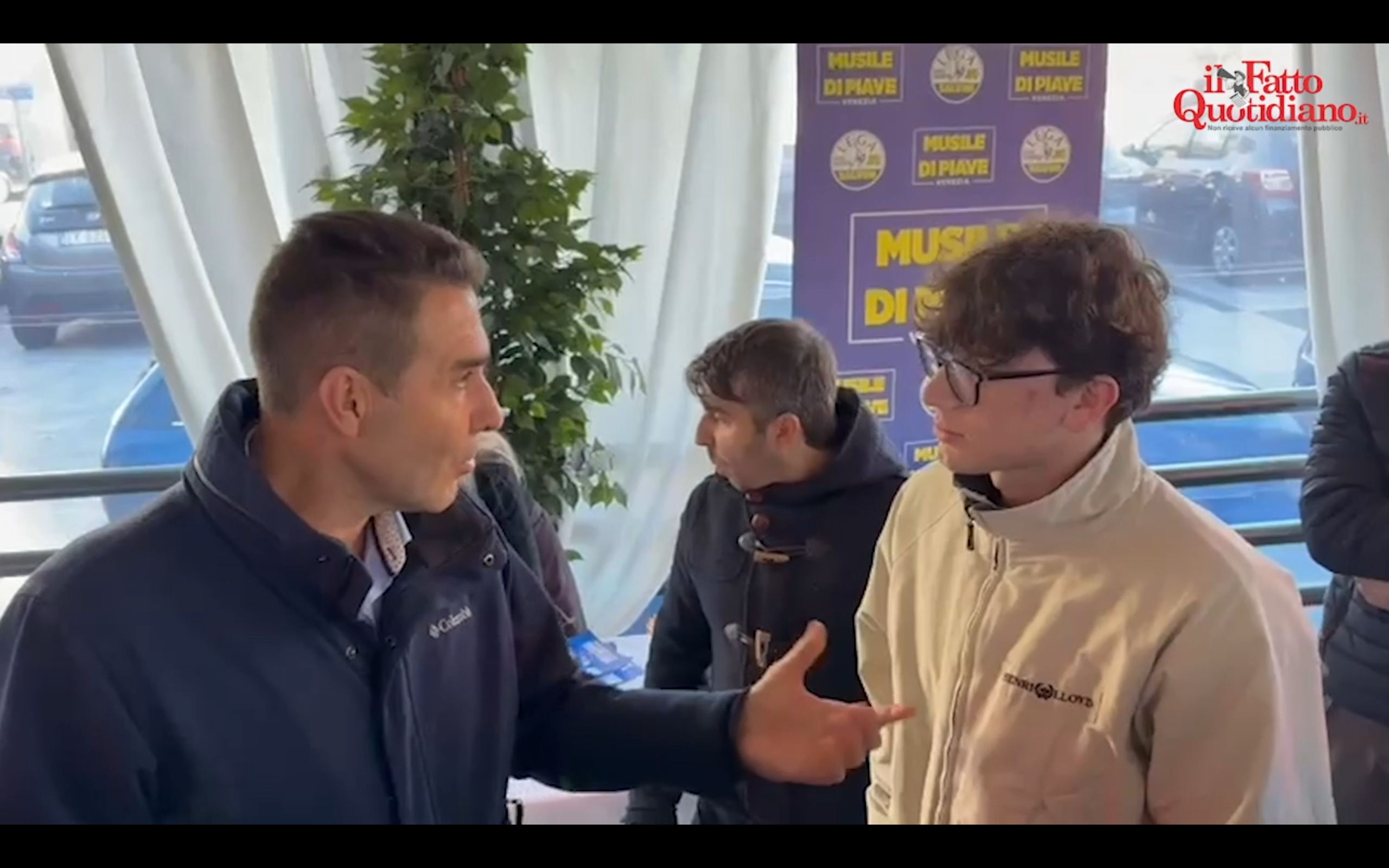 Vannacci all’elettore della Lega: “In Ucraina nessuno ha più voglia di combattere, qualcuno prenderà il posto di Zelensky” Vannacci all’elettore della Lega: “In Ucraina nessuno ha più voglia di combattere, qualcuno prenderà il posto di Zelensky”