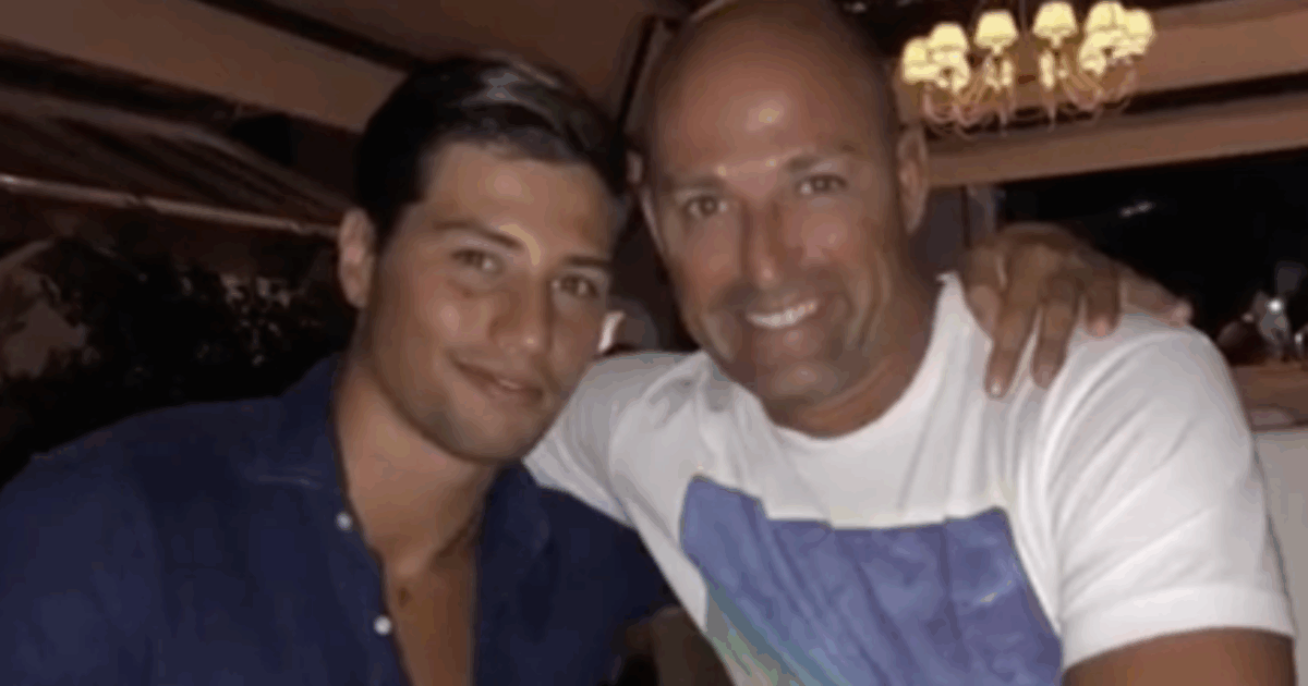 “Disgustato della giustizia, gli animali che hanno dato 13 coltellate a mio figlio sono liberi. In Italia viene permesso tutto”: lo sfogo di Stefano Bettarini