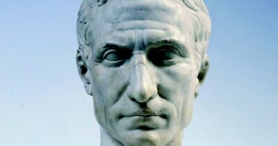 Copertina di Viaggio immersivo nella Roma di ‘’Cesare’’: il nuovo libro di Alberto Angela