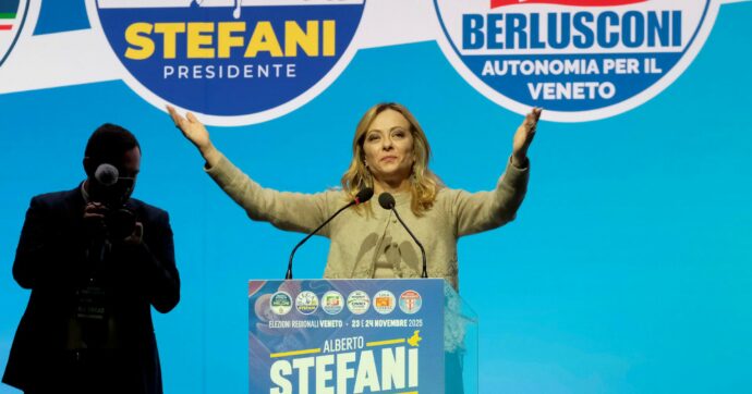La premier Meloni in campagna elettorale in Veneto avvisa: no governi tecnici. E attacca Prodi