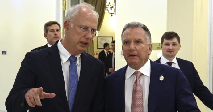 Usa e Russia studiano un piano di pace segreto per l’Ucraina. Dai confini alla smilitarizzazione di Kiev: i punti