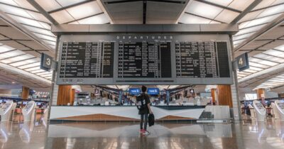 Copertina di Black Friday, Cyber Monday e Travel Tuesday: “Tre giorni per le vacanze di un anno”. Offerte, trucchi e destinazioni top da prenotare con gli sconti