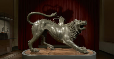 Copertina di Il ritorno della Chimera d’Arezzo: il capolavoro dell’arte etrusca splende in una nuova sala al Maf