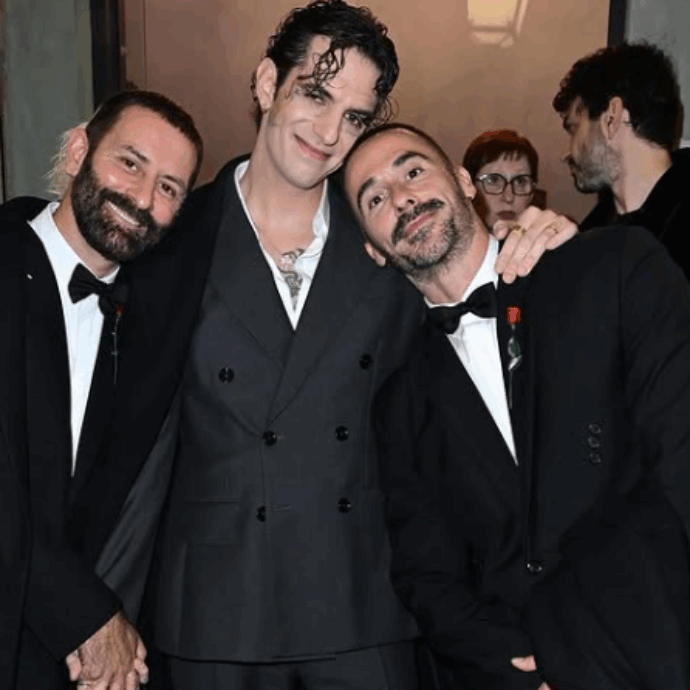 Achille Lauro fa da testimone per il matrimonio di Marcelo Burlon e Bratislav Tasic: prima la cerimonia al Palazzo Reale, poi la festa