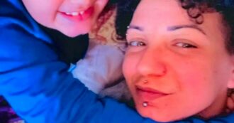 Bimbo di 8 anni strangolato dalla madre, il corpo della donna trovato in mare a Torre dell’Orso: ipotesi omicidio-suicidio