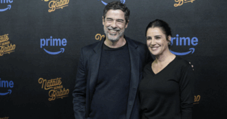 Copertina di “Agli italiani auguriamo un Natale con una politica più responsabile, dai toni più sereni e più attenzione agli ultimi”: così Luisa Ranieri Alessandro Gassmann