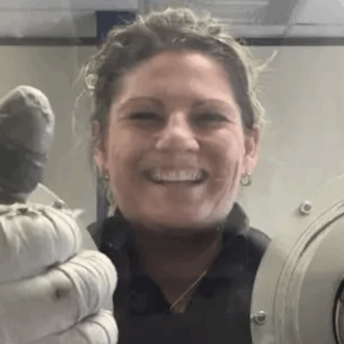 “Ho mentito, la mia ex moglie non ha commesso nessun crimine nello spazio”: la rivelazione che scagiona l’astronauta della NASA Anna McClain