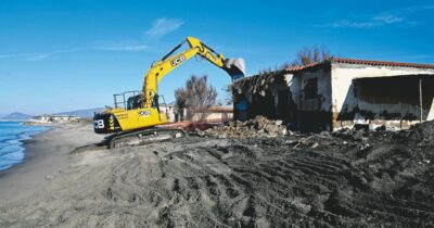 Copertina di Manovra, Fratelli d’Italia propone ben sei condoni per sanare gli abusi edilizi