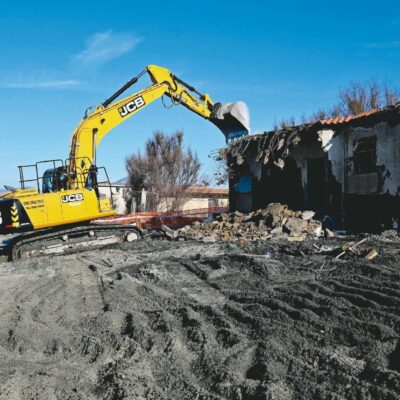 Copertina di Manovra, Fratelli d’Italia propone ben sei condoni per sanare gli abusi edilizi