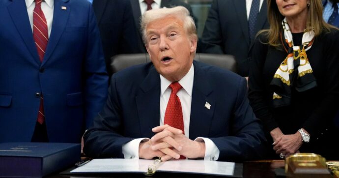 Bondi: “Epstein file online in un mese” WP: “Non è detto”