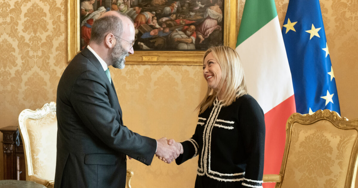 Vietato disturbare il governo Meloni, il Ppe chiede aiuto alle destre e blocca una missione dell’Ue in Italia su libertà di stampa e giustizia Vietato disturbare il governo Meloni, il Ppe chiede aiuto alle destre e blocca una missione dell’Ue in Italia su libertà di stampa e giustizia