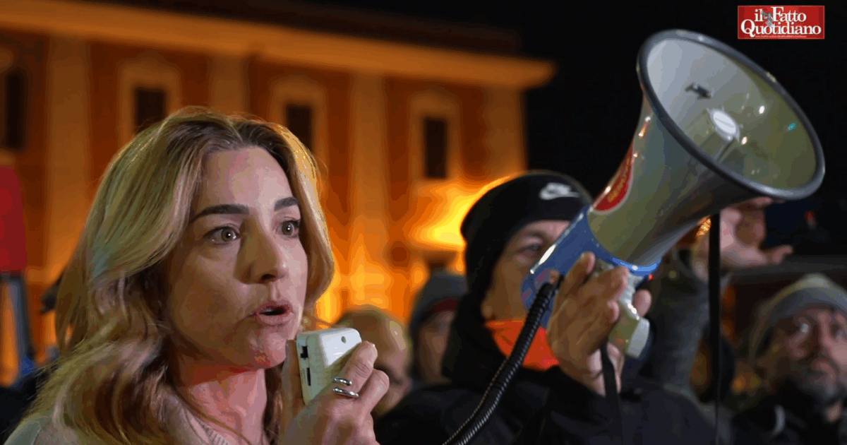 il pd guardi al centro la destra ha fallito silvia salis presenta il libro e parla da antimeloni da Ilfattoquotidiano.it il pd guardi al centro la destra ha fallito silvia salis presenta il libro e parla da antimeloni