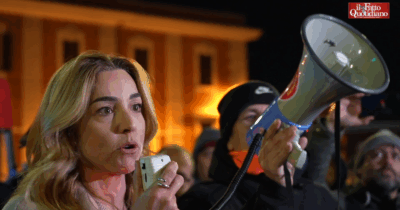 Copertina di Sciopero all’ex Ilva di Genova, gli operai: “Questa fabbrica è la nostra vita, Urso venga qui”. Salis e Bucci al presidio – Video