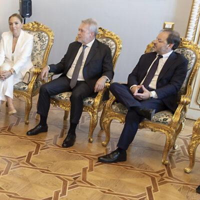 Copertina di Il Garante della privacy fa la spia: per dare la caccia alla talpa ordina di prelevare tutte le mail interne