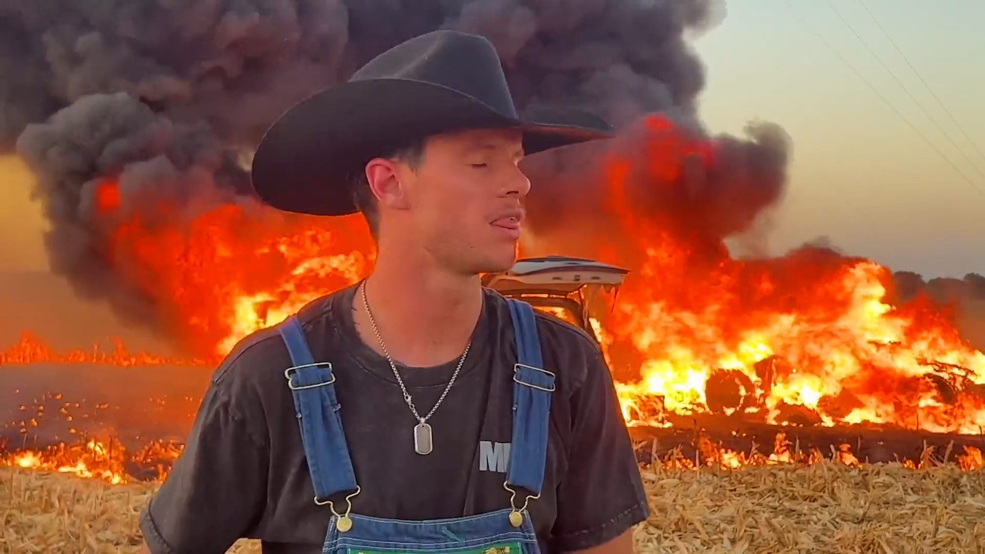 Incendia una Ferrari da 400mila dollari: arrestato Youtuber con milioni di visualizzazioni – Video