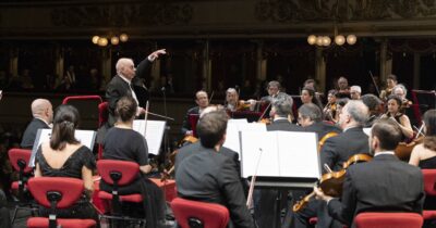 Copertina di Standing ovation per il ritorno del maestro Barenboim alla Scala con la Quinta di Beethoven