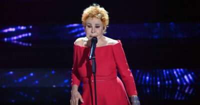 Copertina di E’ morta Ornella Vanoni, mito della musica italiana. Aveva 91 anni. Malore nella sua casa di Milano