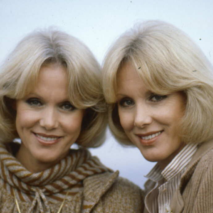 “Le gemelle Kessler hanno avviato la procedura per il suicidio assistito un anno fa”: ecco quanto è costato l’iter burocratico tra assistenza e colloqui